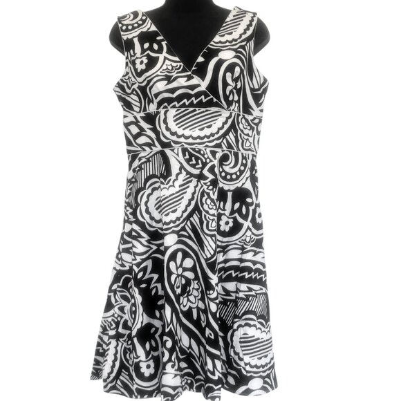 Women's Amanda Smith Sleeveless Black & White Back Zipper V-Neck Size 6 - Picture 1 of 15